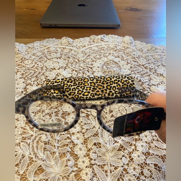 COPY - NWT BLACK Animal Print Readers Reading Glasses by Art to Wear +1.25 case - Picture 5 of 6